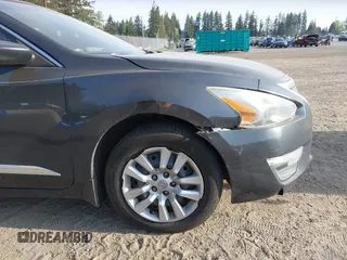 2015 Nissan Altima 2.5 SV with VIN 1N4AL3AP1FC171037, listed as a IAAI auction lot 42127356 with 89,673 mi miles. Bid and sale history available at carsss.com. Image 6.