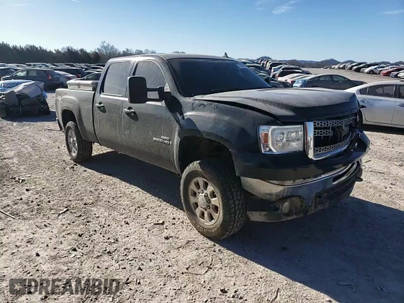 2009 GMC Sierra 2500HD SLT z VIN 1GTHK63639F186370, wystawiony jako Copart lot #46929955 z przebiegiem 268 663 mil mil oraz Szkoda całkowita • Salvage title. Historia ofert i sprzedaży dostępna na DreamBid. Obrazek 10.