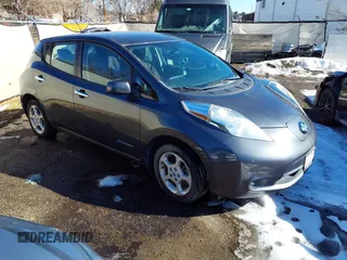 2013 Nissan LEAF SV with VIN 1N4AZ0CP5DC402769, listed as a IAAI auction lot 41449617 with 61,773 mi miles and . Bid and sale history available at DreamBid. Image 1.