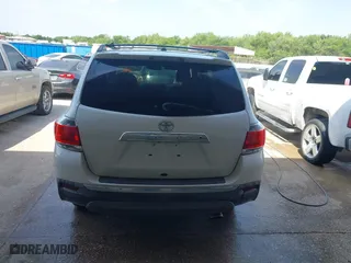2011 Toyota Highlander with VIN 5TDZK3EH7BS025463, listed as a IAAI auction lot 41944831 with 230,541 mi miles. Bid and sale history available at carsss.com. Image 16.