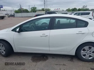 2016 Kia Forte LX z VIN KNAFK4A63G5486330, wystawiony jako IAAI lot #41898559 z przebiegiem 149 606 mil mil oraz . Historia ofert i sprzedaży dostępna na DreamBid. Obrazek 14.