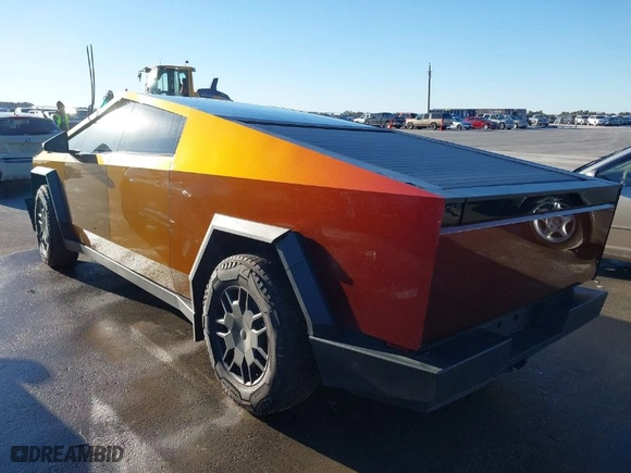 2024 Tesla Cybertruck with VIN 7G2CEHED3RA021703, listed as a IAAI auction lot 41392666 with 7,244 mi miles. Bid and sale history available at carsss.com. Image 3.