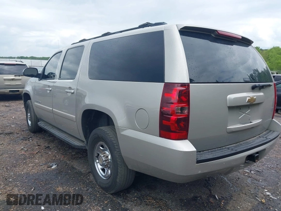2007 Chevrolet Suburban LT with VIN 3GNGK26K07G303144, listed as a IAAI auction lot 42119779 with 181,852 mi miles and . Bid and sale history available at DreamBid. Image 3.