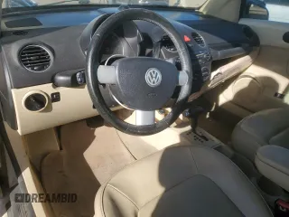 2008 Volkswagen Beetle SE with VIN 3VWRF31Y18M407648, listed as a Copart auction lot 86413934 with 131,242 mi miles and Salvage title. Bid and sale history available at DreamBid. Image 8.