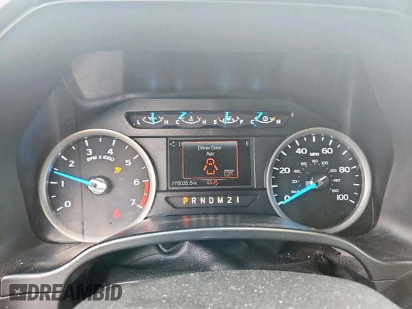 2018 Ford F-250 XL z VIN 1FT7W2B64JEC61730, wystawiony jako Copart lot #61922135 z przebiegiem 176 035 mil mil oraz Szkoda całkowita • Salvage title. Historia ofert i sprzedaży dostępna na DreamBid. Obrazek 9.