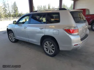 2013 Toyota Highlander Hybrid Limited with VIN JTEDC3EH8D2015893, listed as a IAAI auction lot 42033938 with 178,931 mi miles. Bid and sale history available at carsss.com. Image 3.