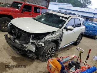 2023 Nissan Pathfinder Platinum z VIN 5N1DR3DH2PC254760, wystawiony jako Copart lot #55861115 z przebiegiem 20 265 mil mil oraz Szkoda całkowita • Salvage title. Historia ofert i sprzedaży dostępna na DreamBid. Obrazek 1.