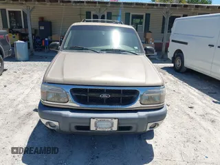2000 Ford Explorer XLT z VIN 1FMZU73E4YZB70571, wystawiony jako IAAI lot #42317419 z przebiegiem 233 858 mil mil oraz . Historia ofert i sprzedaży dostępna na DreamBid. Obrazek 6.