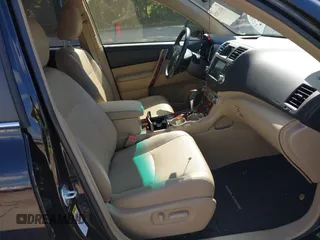 2012 Toyota Highlander Limited с VIN JTEDC3EHXC2009446, выставлен на аукционе IAAI как лот 42413520 с пробегом 100 293 миль миль и . История ставок и продаж доступна на DreamBid. Изображение 5.