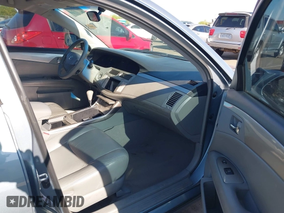 2006 Toyota Avalon XL with VIN 4T1BK36BX6U091241, listed as a IAAI auction lot 42089104 with 119,007 mi miles and . Bid and sale history available at carsss.com. Image 5.