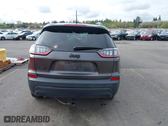 2021 Jeep Cherokee Latitude Plus z VIN 1C4PJMLB9MD140076, wystawiony jako IAAI lot #41998687 z przebiegiem 175 956 mil mil oraz . Historia ofert i sprzedaży dostępna na DreamBid. Obrazek 16.