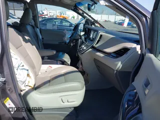 2017 Toyota Sienna XLE Auto Access Seat with VIN 5TDYZ3DC9HS849096, listed as a IAAI auction lot 41647066 with 92,197 mi miles. Bid and sale history available at carsss.com. Image 5.