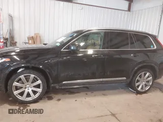 2017 Volvo XC90 Inscription with VIN YV4A22PL0H1115064, listed as a IAAI auction lot 41365600 with 93,503 mi miles. Bid and sale history available at carsss.com. Image 15.