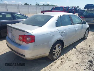 2007 Volkswagen Jetta Wolfsburg Edition with VIN 3VWEF71K87M138516, listed as a IAAI auction lot 42827212 with 155,987 mi miles and . Bid and sale history available at DreamBid. Image 4.