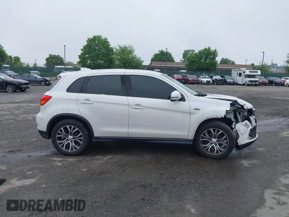 2018 Mitsubishi Outlander ES z VIN JA4AP3AU6JU011611, wystawiony jako IAAI lot #42191132 z przebiegiem 88 747 mil mil oraz . Historia ofert i sprzedaży dostępna na DreamBid. Obrazek 14.