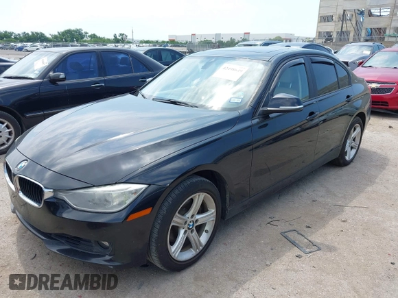 2015 BMW 3 Series 328i xDrive z VIN WBA3B3C5XFJ984998, wystawiony jako IAAI lot #42498649 z przebiegiem 186 642 mil mil oraz . Historia ofert i sprzedaży dostępna na DreamBid. Obrazek 6.