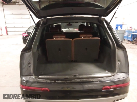 2017 Audi Q7 Prestige with VIN WA1VABF71HD043036, listed as a IAAI auction lot 42255140 with 90,009 mi miles and . Bid and sale history available at DreamBid. Image 18.