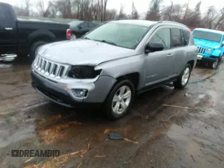 2016 Jeep Compass Sport with VIN 1C4NJDBB0GD520971, listed as a IAAI auction lot 41931731 with 124,038 mi miles and . Bid and sale history available at carsss.com. Image 2.