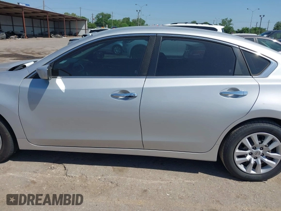 2016 Nissan Altima SR with VIN 1N4AL3AP2GC233935, listed as a IAAI auction lot 42010942 with 116,757 mi miles and . Bid and sale history available at carsss.com. Image 15.