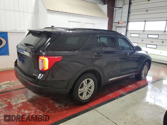 2021 Ford Explorer XLT with VIN 1FMSK8DH1MGB87422, listed as a Copart auction lot 52483205 with 52,479 mi miles and Clean Title. Bid and sale history available at DreamBid. Image 3.