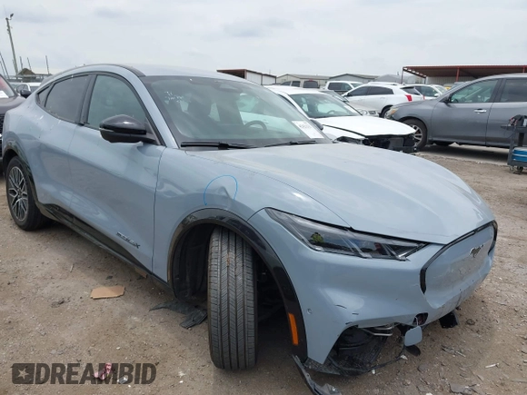 2024 Ford Mustang Mach-E Premium z VIN 3FMTK3SUXRMA04393, wystawiony jako IAAI lot #42421332 z przebiegiem 29 556 mil mil oraz . Historia ofert i sprzedaży dostępna na DreamBid. Obrazek 1.