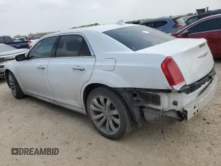 2020 Chrysler 300 Limited z VIN 2C3CCAEG7LH102934, wystawiony jako Copart lot #50940105 z przebiegiem 104 452 mil mil oraz Szkody całkowita. Historia ofert i sprzedaży dostępna na DreamBid. Obrazek 2.