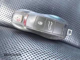 2012 Porsche Cayenne z VIN WP1AA2A21CLA02418, wystawiony jako IAAI lot #42266318 z przebiegiem 85 345 mil mil oraz . Historia ofert i sprzedaży dostępna na DreamBid. Obrazek 11.