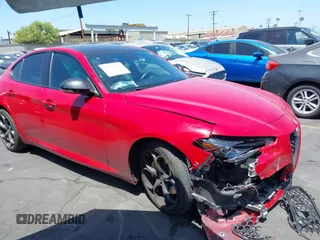 2020 Alfa Romeo Giulia Ti Sport z VIN ZARFAMBN1L7631770, wystawiony jako IAAI lot #42544139 z przebiegiem Nie podano mil oraz . Historia ofert i sprzedaży dostępna na DreamBid. Obrazek 1.