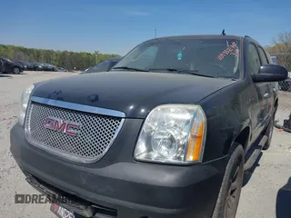 2013 GMC Yukon Denali with VIN 1GKS1EEF8DR209332, listed as a IAAI auction lot 41832403 with 208,800 mi miles. Bid and sale history available at carsss.com. Image 17.