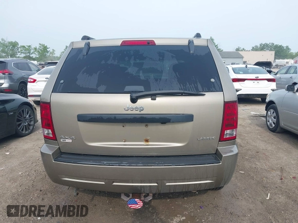 2005 Jeep Grand Cherokee Laredo z VIN 1J4GR48K75C719070, wystawiony jako IAAI lot #42673745 z przebiegiem 181 152 mil mil oraz . Historia ofert i sprzedaży dostępna na DreamBid. Obrazek 16.