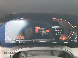 2021 BMW 3 Series 330i xDrive z VIN 3MW5R7J05M8B93077, wystawiony jako Copart lot #57125755 z przebiegiem 43 123 mil mil oraz Szkoda całkowita • Salvage title. Historia ofert i sprzedaży dostępna na DreamBid. Obrazek 9.
