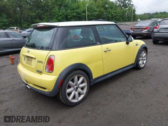 2005 MINI Hardtop S with VIN WMWRE33505TL10590, listed as a IAAI auction lot 42329906 with 202,395 mi miles and . Bid and sale history available at DreamBid. Image 4.
