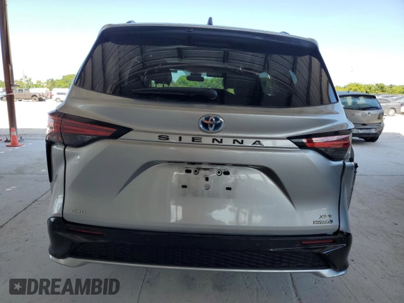 2022 Toyota Sienna XSE z VIN 5TDXSKFCXNS067134, wystawiony jako Copart lot #57658915 z przebiegiem 30 836 mil mil oraz Szkoda całkowita • Salvage title. Historia ofert i sprzedaży dostępna na DreamBid. Obrazek 6.