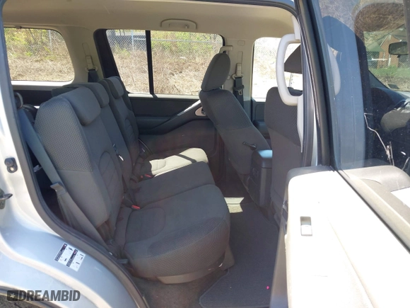 2011 Nissan Pathfinder SV with VIN 5N1AR1NN1BC626741, listed as a IAAI auction lot 41957479 with 204,128 mi miles. Bid and sale history available at carsss.com. Image 8.