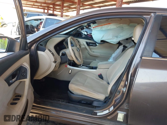2015 Nissan Altima SL z VIN 1N4AL3AP0FC233740, wystawiony jako IAAI lot #42239684 z przebiegiem 111 970 mil mil oraz . Historia ofert i sprzedaży dostępna na DreamBid. Obrazek 5.
