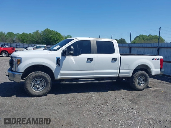 2018 Ford Super Duty F-250 SRW XL with VIN 1FT7W2B68JEC59785, listed as a IAAI auction lot 41975366 with 141,353 mi miles. Bid and sale history available at carsss.com. Image 14.