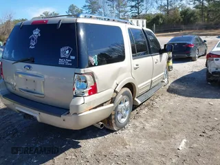 2005 Ford Expedition Limited with VIN 1FMFU19565LA63012, listed as a IAAI auction lot 41370679 with 235,080 mi miles. Bid and sale history available at carsss.com. Image 4.