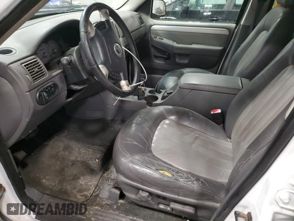2002 Mercury Mountaineer z VIN 4M2DU86W62ZJ26324, wystawiony jako Copart lot #45649415 z przebiegiem 191 927 mil mil oraz Nie do naprawy. Historia ofert i sprzedaży dostępna na DreamBid. Obrazek 7.