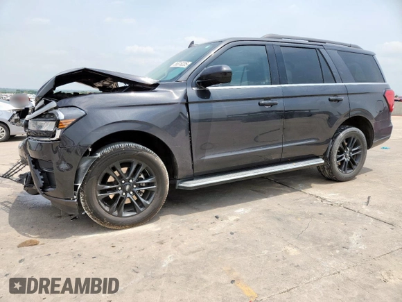 2022 Ford Expedition XLT z VIN 1FMJU1HT8NEA34626, wystawiony jako Copart lot #56818205 z przebiegiem 93 031 mil mil oraz Szkoda całkowita • Salvage title. Historia ofert i sprzedaży dostępna na DreamBid. Obrazek 1.