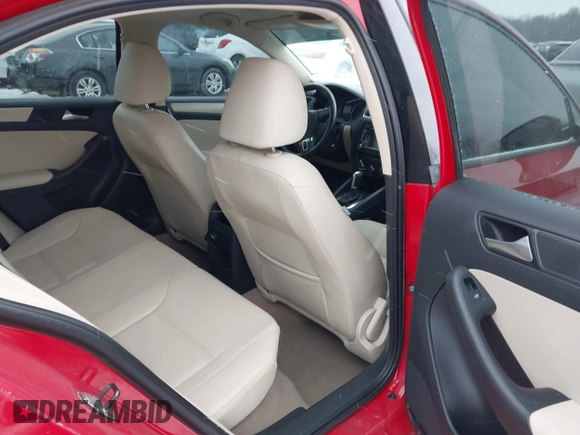 2012 Volkswagen Jetta SE с VIN 3VWDX7AJ0CM355083, выставлен на аукционе IAAI как лот 41396037 с пробегом 197 520 миль миль и . История ставок и продаж доступна на DreamBid. Изображение 8.