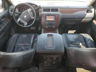 2011 Chevrolet Avalanche LTZ with VIN 3GNTKGE30BG305989, listed as a Copart auction lot 70499944 with 133,392 mi miles and Salvage Title. Bid and sale history available at carsss.com. Image 8.
