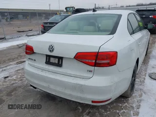2015 Volkswagen Jetta Sedan 1.8T SE w/Connectivity with VIN 3VWD07AJXFM324240, listed as a IAAI auction lot 41558550 with 141,272 mi miles. Bid and sale history available at carsss.com. Image 4.