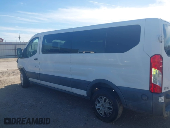 2016 Ford Transit XL z VIN 1FBZX2YM0GKB08269, wystawiony jako IAAI lot #41814059 z przebiegiem 70 556 mil mil oraz . Historia ofert i sprzedaży dostępna na DreamBid. Obrazek 15.