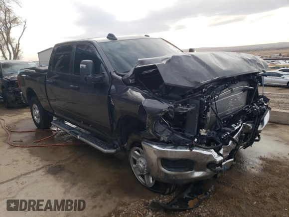 2024 Ram 2500 Tradesman with VIN 3C6UR5CL4RG356686, listed as a Copart auction lot 43831895 with 2,861 mi miles and Salvage title. Bid and sale history available at DreamBid. Image 4.