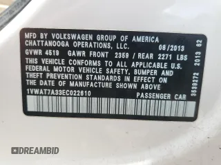 2014 Volkswagen Passat Wolfsburg Edition z VIN 1VWAT7A33EC022610, wystawiony jako Copart lot #51135715 z przebiegiem 94 537 mil mil oraz Czysty tytuł • Clean title. Historia ofert i sprzedaży dostępna na DreamBid. Obrazek 12.