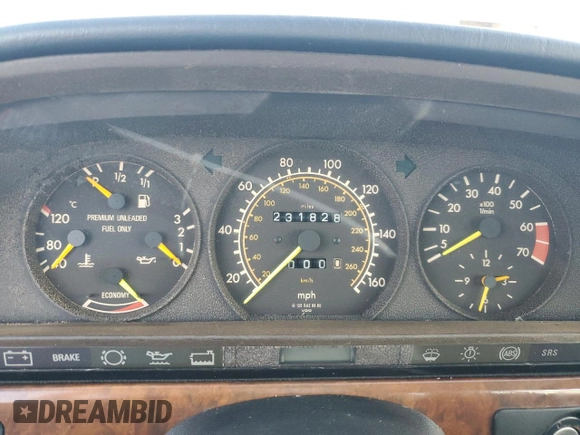 1989 Mercedes-Benz 560 with VIN WDBCA39E7KA453389, listed as a Copart auction lot 45884155 with 231,828 mi miles and Clean Title. Bid and sale history available at DreamBid. Image 9.