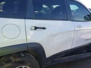 2018 Jeep Cherokee Trailhawk with VIN 1C4PJMBX7JD550173, listed as a IAAI auction lot 41094306 with 74,128 mi miles. Bid and sale history available at carsss.com. Image 17.