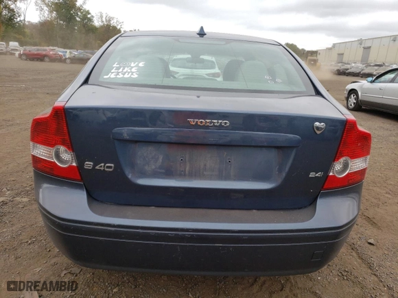 2006 Volvo S40 2.4L with VIN YV1MS390162217418, listed as a Copart auction lot 72558714 with 121,370 mi miles and Salvage Title. Bid and sale history available at carsss.com. Image 6.