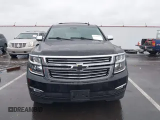2017 Chevrolet Suburban Premier z VIN 1GNSKJKC4HR162261, wystawiony jako IAAI lot #41593672 z przebiegiem 100 136 mil mil oraz . Historia ofert i sprzedaży dostępna na DreamBid. Obrazek 13.