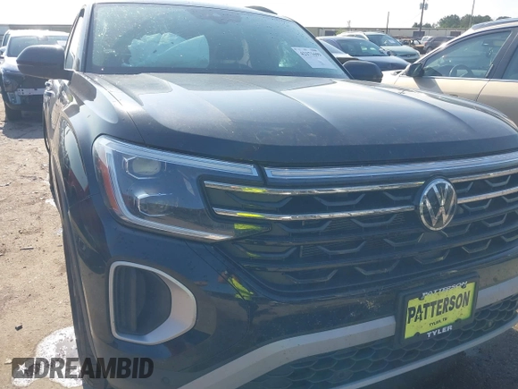 2025 Volkswagen Atlas SE with VIN 1V2CR2CA1SC504687, listed as a IAAI auction lot 42171699 with 1,847 mi miles and . Bid and sale history available at DreamBid. Image 1.